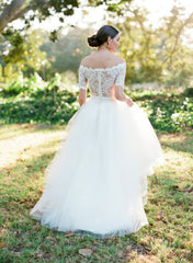 Short Sleeve Buttons A-Line Tulle Bateau Lace Wedding Dress