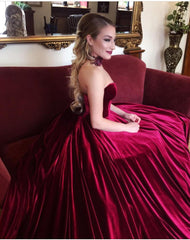 Burgundy Velvet Sweetheart Bodice Corset Ball Gowns Wedding Dresses 2022