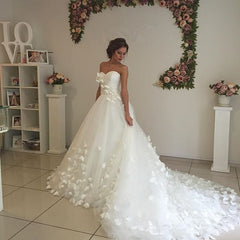 Tulle Sweep Train 3D Floral Lace Appliques Wedding Dress