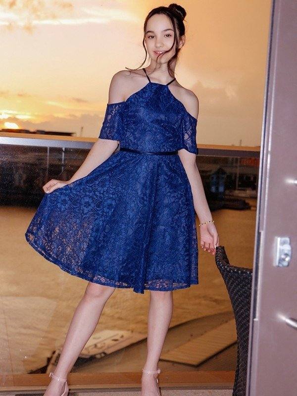 A-Line/Princess Lace Ruffles Halter Short Sleeves Knee-Length Flower Girl Dresses - RongMoon