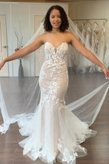 Sweetheart Trumpet Mermaid Lace Champagne Wedding Dress