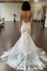 Sweetheart Trumpet Mermaid Lace Champagne Wedding Dress