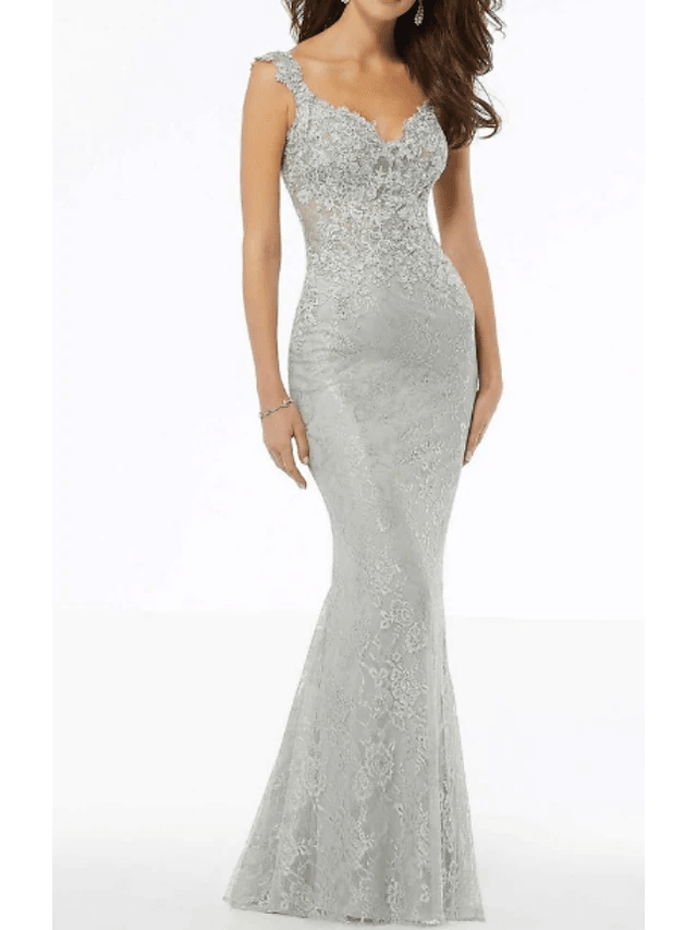 Mermaid / Trumpet Mother of the Bride Dress Elegant V Neck Floor Length Lace Sleeveless with Lace Appliques - RongMoon