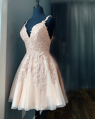 Short Lace Homecoming Dresses V Neck