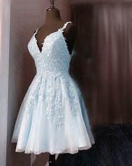 Short Lace Homecoming Dresses V Neck