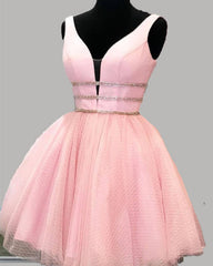 Short Blush Tulle Plunge Neck Homecoming Dresses