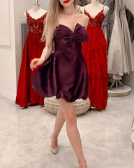 Short 1980s Style Strapless Party Dress With Bow
