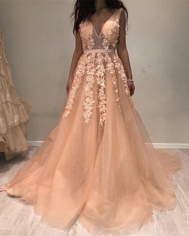Plunge V-neck Long Tulle Prom Dresses Lace Appliques Evening Gowns