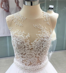 Glamour Lace Appliques Scoop Neckline Tulle Ball Gowns Wedding Dresses
