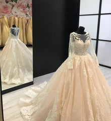 Vintage Scoop Neckline Long Sleeves Champagne Wedding Ball Gown Dresses Lace Appliques