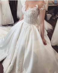 Vintage Lace Appliques Cap Sleeves Satin Wedding Dresses Ball Gowns With Bow