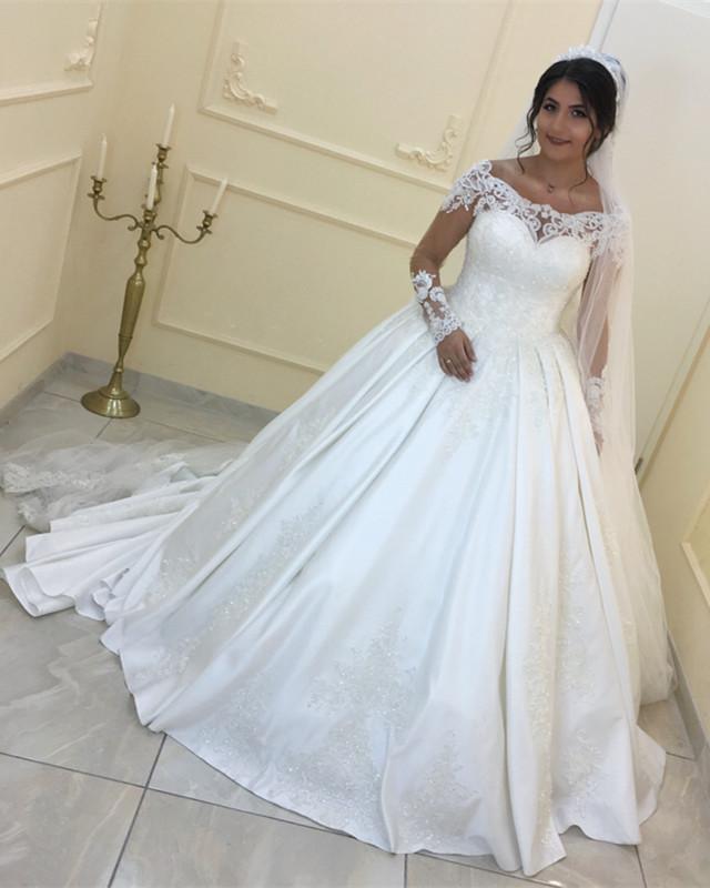 Vintage Lace Long Sleeves Ball Gowns Wedding Dresses Satin