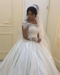 Vintage Lace Long Sleeves Ball Gowns Wedding Dresses Satin