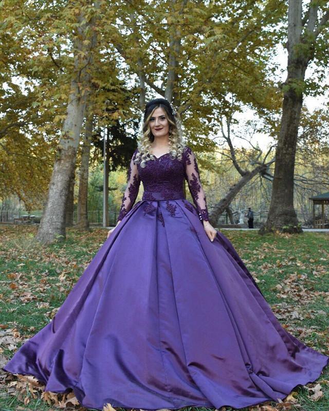 Elegant Long Sleeves Satin Wedding Dresses Ball Gowns Lace Appliques