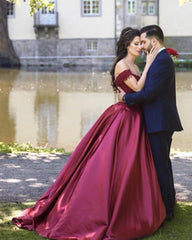 Delicate Lace V-neck  Off The Shoulder Satin Ball Gowns Wedding Dress