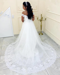 Elegant Lace V-neck Off The Shoulder Tulle Sweep Train Wedding Dresses 2018