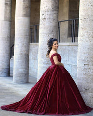 Lace Embroidery Off Shoulder Ball Gowns Wedding Velvet Dresses