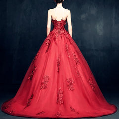 Elegant Floral Lace Sweetheart Tulle Ball Gown Dresses