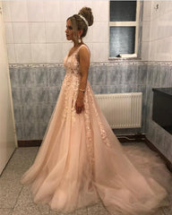 Plunge V-neck Long Tulle Prom Dresses Lace Appliques Evening Gowns