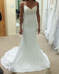 Mermaid V Neck Wedding Dress Appliques Spaghetti Straps