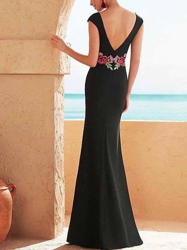 Sheath / Column Mother of the Bride Dress Elegant Jewel Neck Floor Length Satin Sleeveless with Appliques - RongMoon