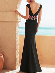 Sheath / Column Mother of the Bride Dress Elegant Jewel Neck Floor Length Satin Sleeveless with Appliques - RongMoon