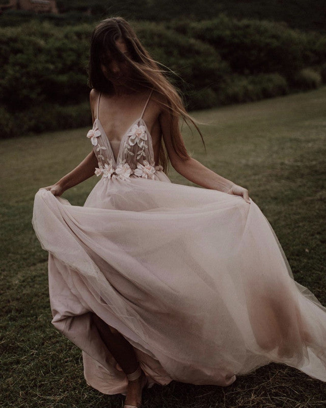 Beach Style Wedding Dresses Spaghetti Straps Tulle Backless