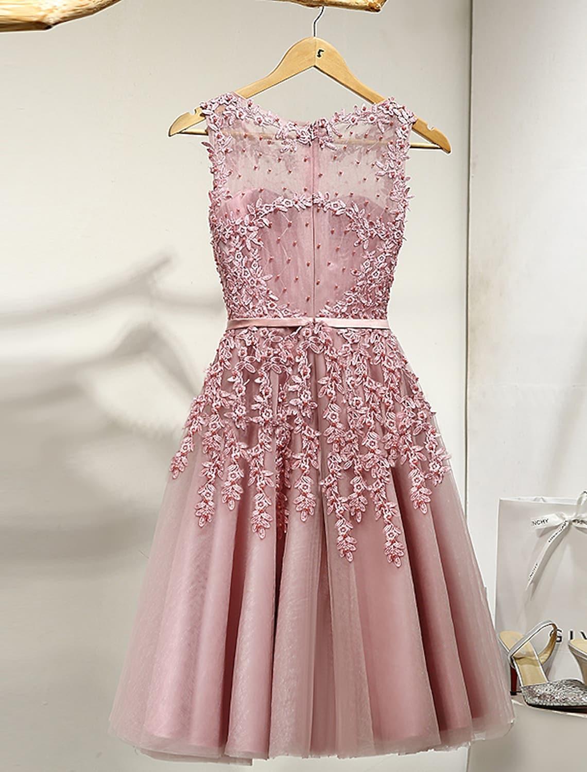 A-Line Bridesmaid Dress Jewel Neck Sleeveless Elegant Knee Length Lace / Tulle with Pleats / Appliques - RongMoon