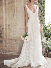 A-Line Wedding Dresses V Neck Chapel Train Lace Sleeveless Country Sexy Wedding Dress in Color with Lace Insert Appliques - RongMoon