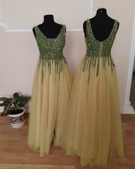 Tulle Floor Length Split Dresses With Beaded V Neckline