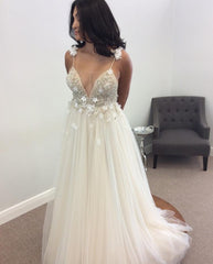 Boho Chic Pearl Beading V-neck Tulle Beach Wedding Dresses 2018