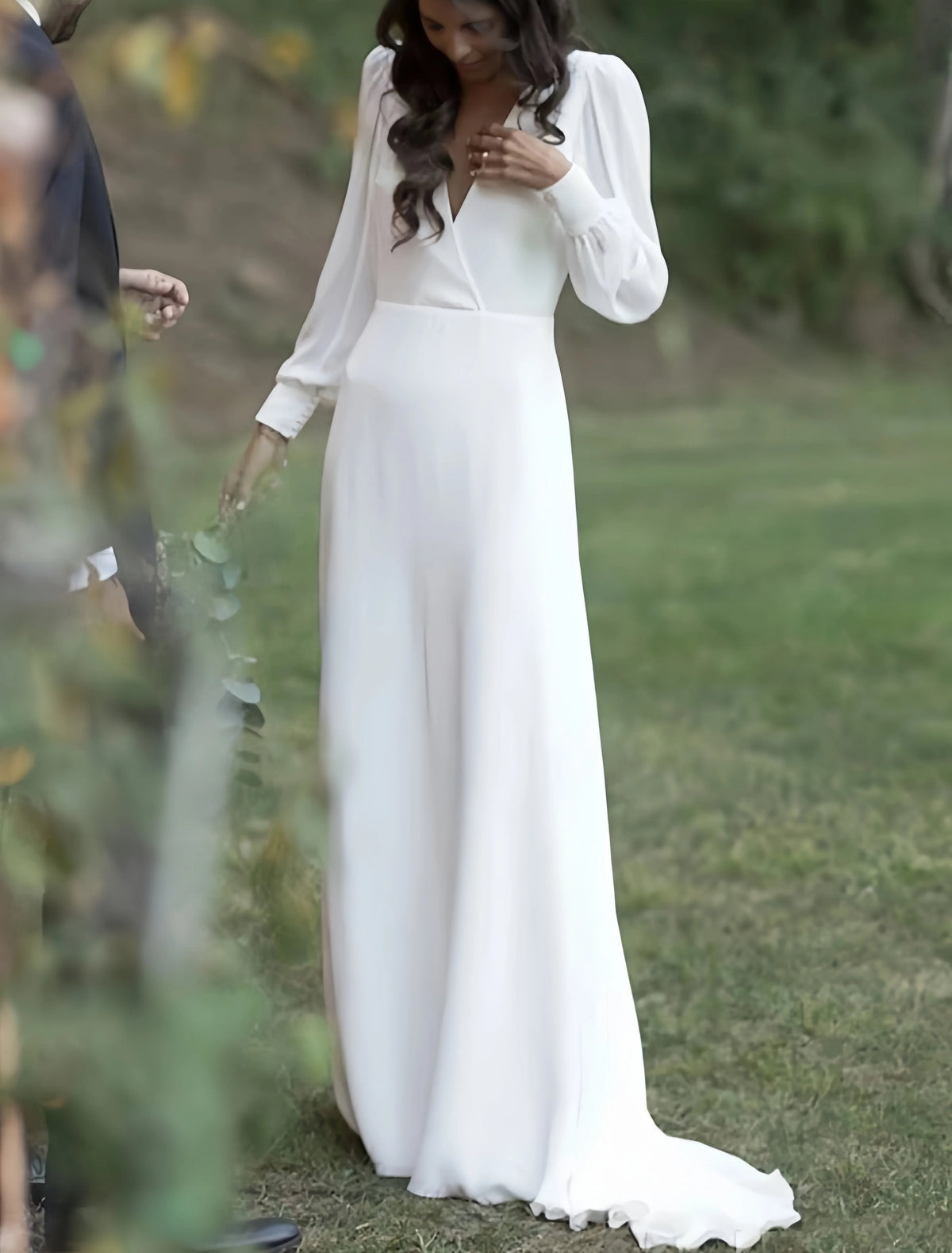 Long Sleeve Backless Sheath Column Chiffon Weddding Dress