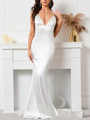 Mermaid / Trumpet Bridesmaid Dress V Neck / Spaghetti Strap Sleeveless Sexy Sweep / Brush Train Satin with Pleats / Solid Color - RongMoon