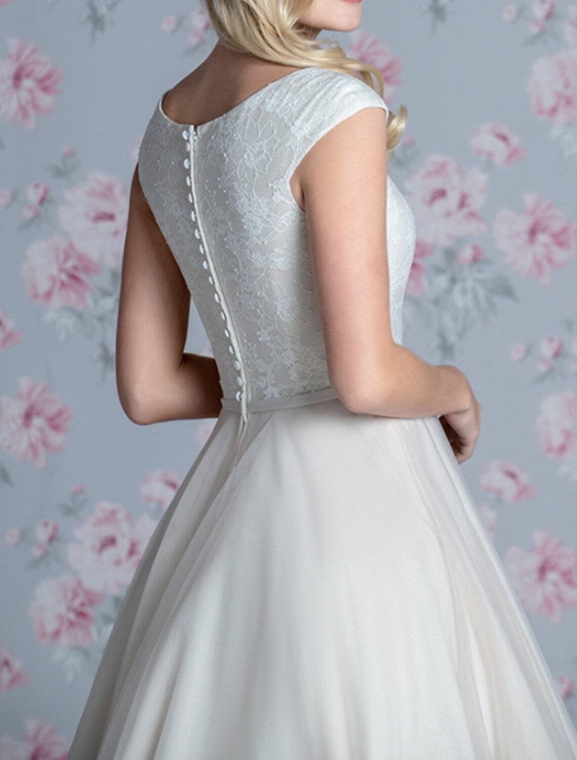 A-Line Bridesmaid Dress Jewel Neck Sleeveless Elegant Ankle Length Lace / Tulle with Appliques - RongMoon