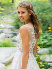 Champagne Tulle Scoop Appliques Button Back Wedding Dress