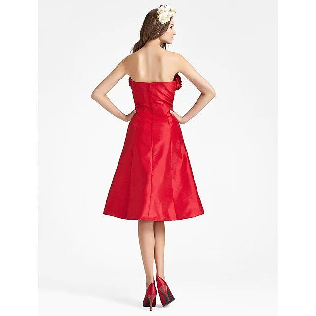 Princess / A-Line Bridesmaid Dress Strapless Sleeveless Knee Length Taffeta with Ruffles / Side Draping - RongMoon