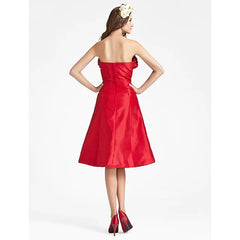 Princess / A-Line Bridesmaid Dress Strapless Sleeveless Knee Length Taffeta with Ruffles / Side Draping - RongMoon