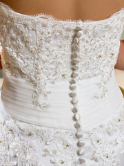 Little White Dresses Wedding Dresses Asymmetrical A-Line Strapless Sweetheart Lace With Appliques Button